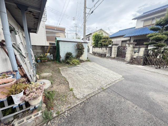 泉佐野市羽倉崎上町3丁目　古家付き土地の前面道路含む現地写真