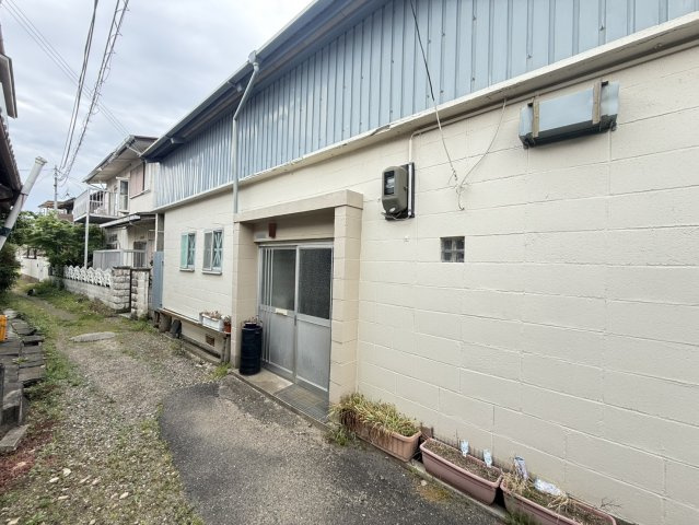 泉佐野市羽倉崎上町3丁目　古家付き土地の前面道路含む現地写真