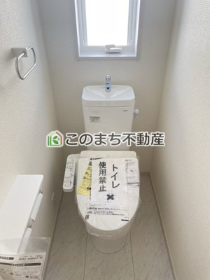 【トイレ】 | Livele Garden.S　加須市三俣1丁目　4号棟 | 同社施工物件写真。※建具やフローリング、その他仕様が異なる場合がございます。