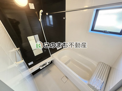 【浴室】 | Livele Garden.S　加須市三俣1丁目　4号棟 | 同社施工物件写真。※建具やフローリング、その他仕様が異なる場合がございます。