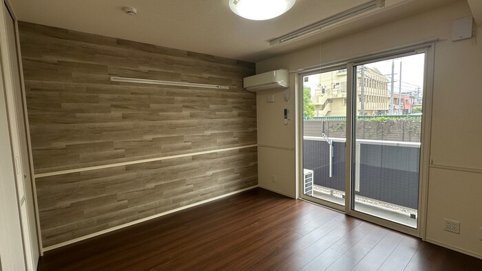Ｄ－ｒｏｏｍ岩塚の洋室