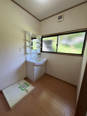 伊賀屋敷戸建の洗面所