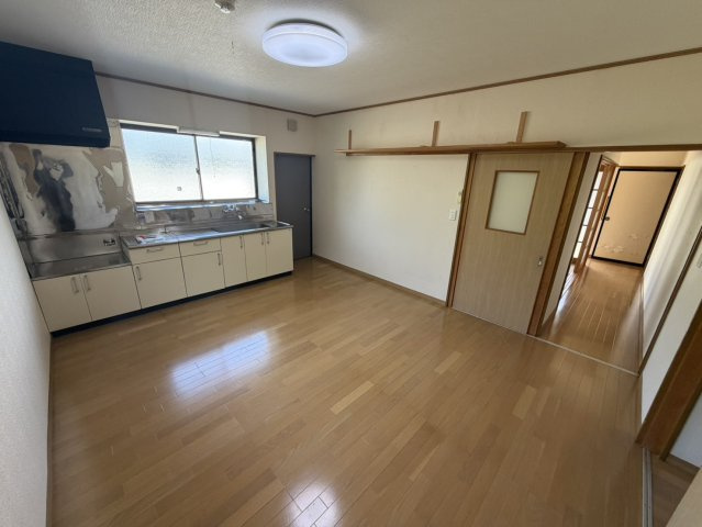 伊賀屋敷戸建のキッチン