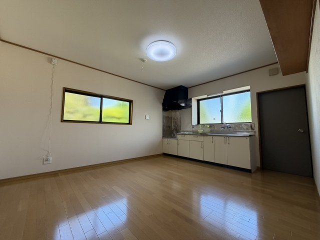 伊賀屋敷戸建のキッチン