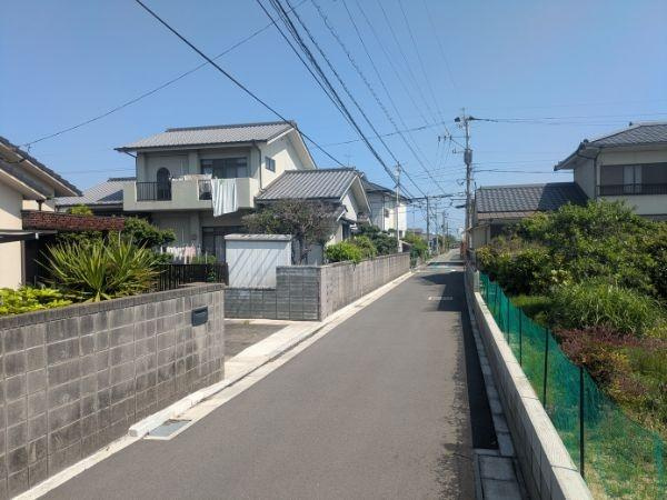 皆春　土地の前面道路含む現地写真|前面道路含む現地（2026年4月撮影）