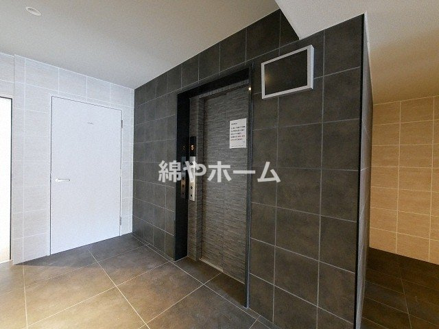 ソルテラス大阪城東のエントランス