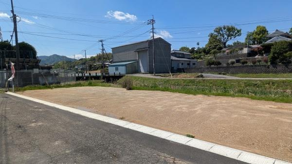 センチュリータウン坂ノ市西Ⅲ④の前面道路含む現地写真|※分筆後多少面積の増減可能性があります。