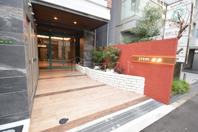 大阪市北区紅梅町の賃貸マンションのエントランス