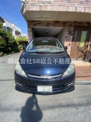 吉田4丁目中古戸建の駐車場|お車をお持ちの方には必要な駐車場はビルトインガレージ（車種による）で車庫とお家を直接行き来でき雨の日濡れません。