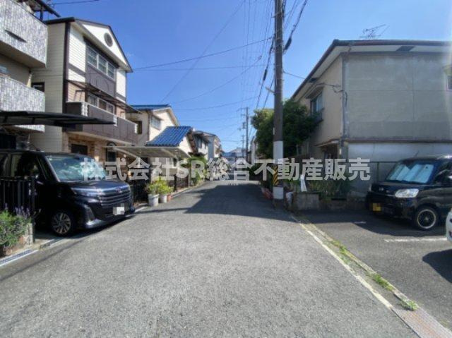 吉田4丁目中古戸建の前面道路含む現地写真|弊社は中古戸建のご紹介、その後のリフォームのご提案、
賃貸物件のご紹介、すべてご対応可能です。
お客様にあったプランをご提案致します。
まずはお問合せ下さいませ。
