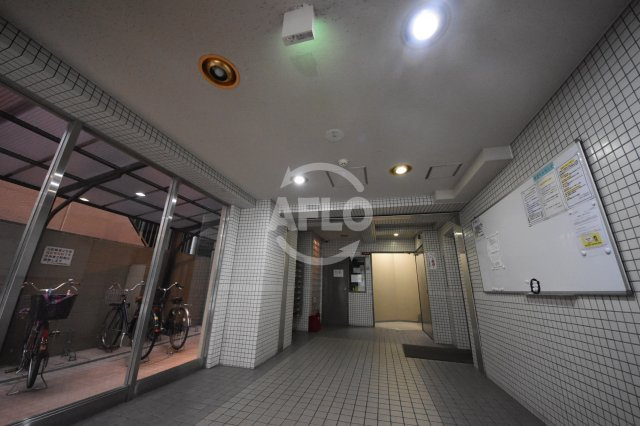 テベルデ肥後橋　西船場小学校のロビー|モンテベルデ肥後橋　ロビー