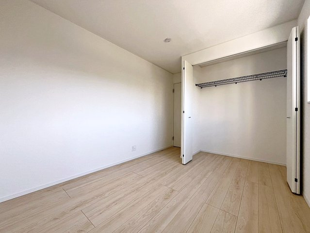 新築戸建・新築建売　福島市松木町第1　福島第二小・福島第二中の洋室|全居室収納完備！収納が多いとお部屋もスッキリします！
