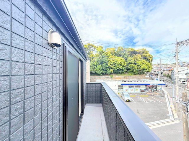 港南区芹が谷1丁目　新築戸建てのバルコニー|◆日当たり良好なバルコニー！毎日のお洗濯にも嬉しいですね！