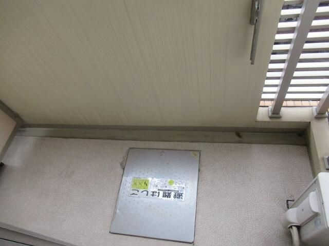XEBEC ID 浅草のバルコニー