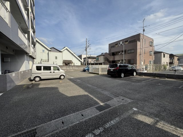 グランドソレイユの駐車場