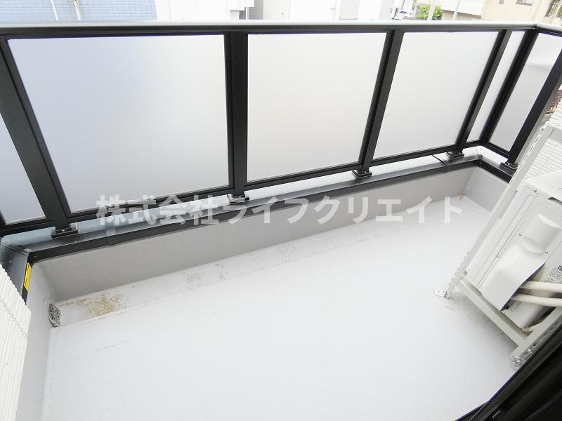 GARAGE上中野のバルコニー