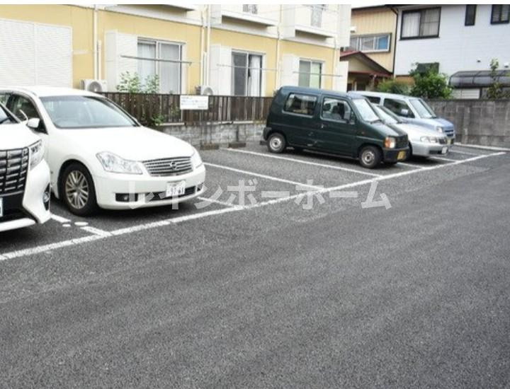 サンベルテ菅沼　Ⅰの駐車場