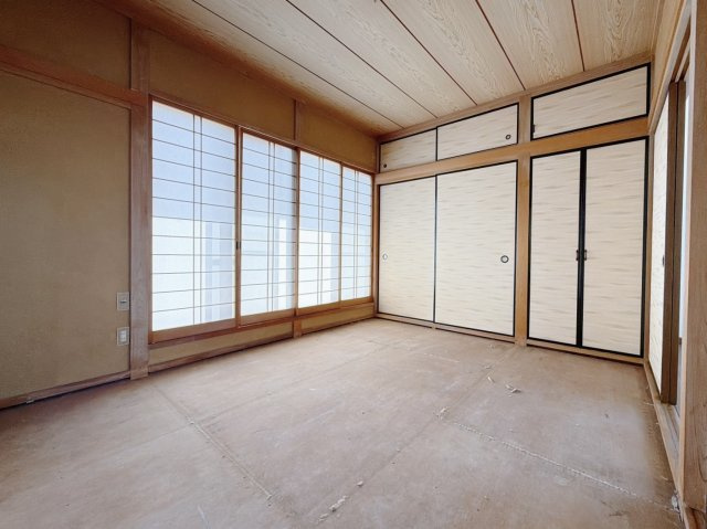 【中古戸建】熊谷市柿沼の和室|■和室｜和室を書斎にしたり、冬にはコタツを敷いて家族みんなで年越しをするのもいいですね。家族みんなのお気に入りの空間になります♪