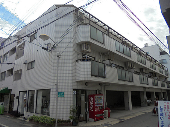 御影マンション東館の外観