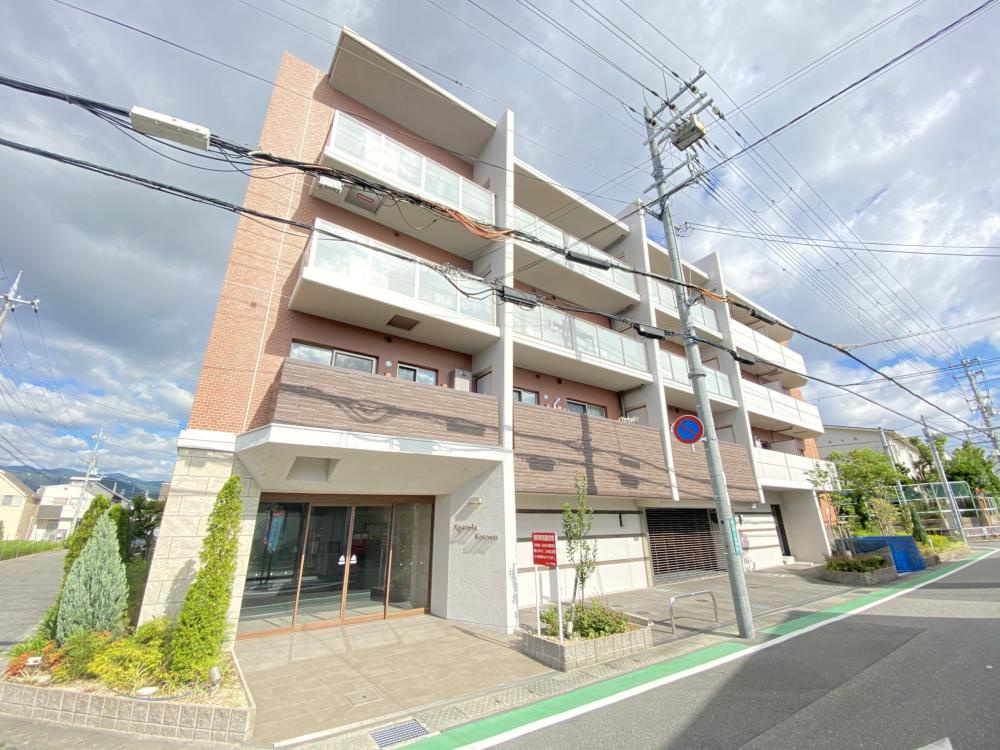 xpavela甲東園の外観