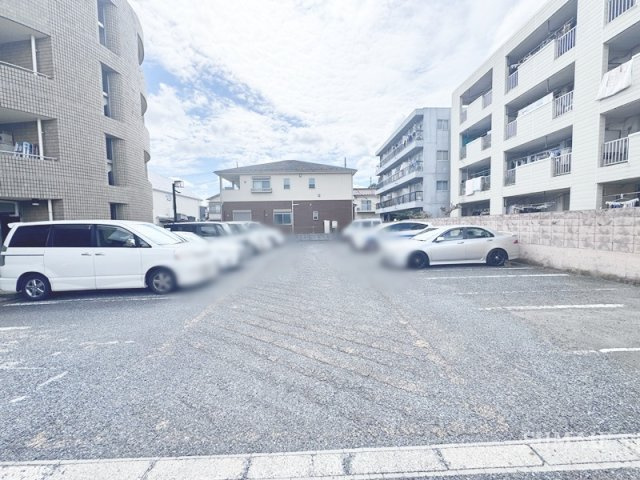 メゾンド中弥Ⅱの駐車場|駐車場です