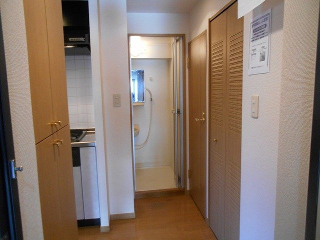スカイコート原宿の玄関|明るい玄関です