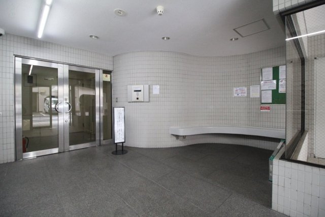 ウイング西荻南のエントランス|落ち着いたエントランスです
