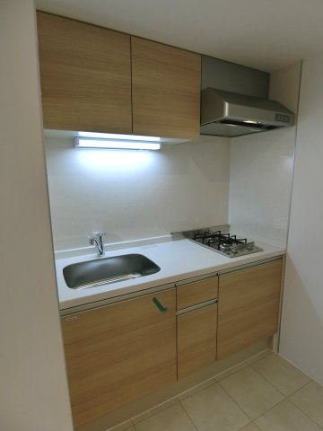 ミリアージュ下北沢のキッチン|コンパクトなキッチンで掃除もラクラク