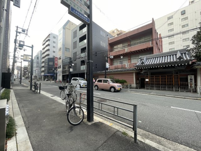 上六原田ビルの周辺
