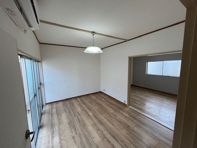 方南町ハウスの洋室