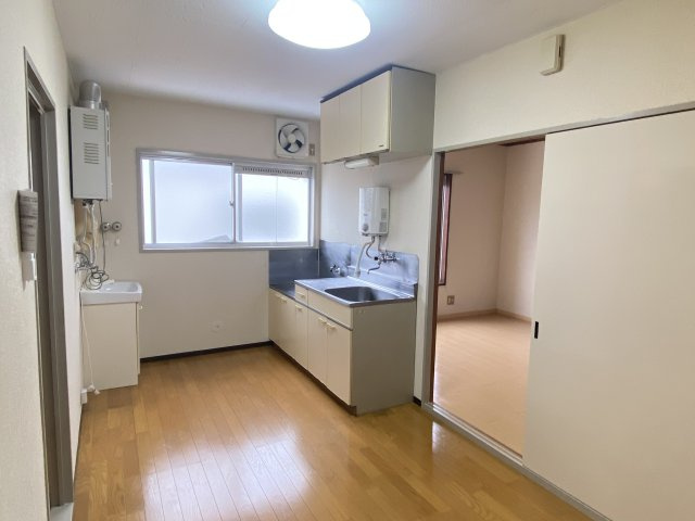 レジデンス桑原Bの居間・リビング|※同じタイプの間取です。実際の色や建具は異なります。