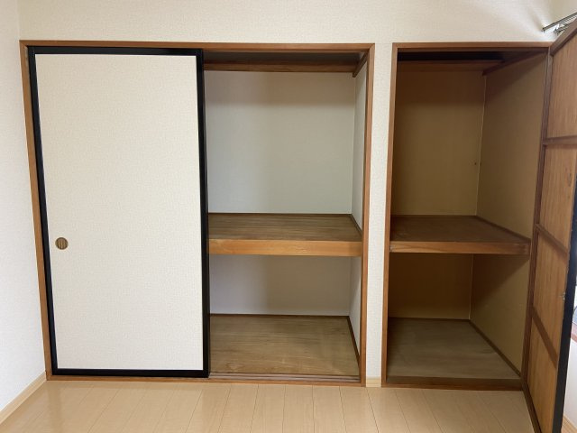 レジデンス桑原Bの収納|※同じタイプの間取です。実際の色や建具は異なります。