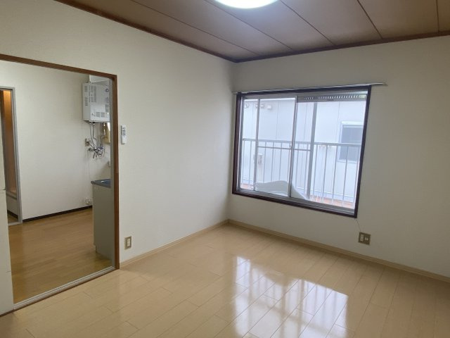 レジデンス桑原Bの居間・リビング|※同じタイプの間取です。実際の色や建具は異なります。