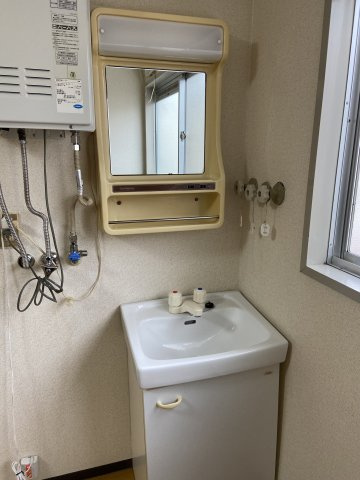 レジデンス桑原Bの洗面所|※同じタイプの間取です。実際の色や建具は異なります。