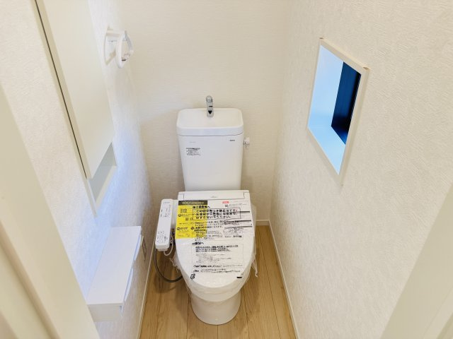 柏市光ケ丘２丁目新築戸建（光ケ丘第４）のトイレ|温水洗浄暖房便座つきトイレ