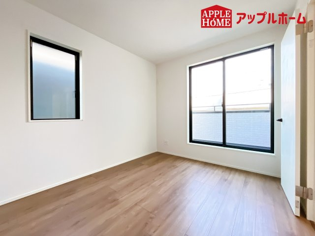 [新築住宅] さいたま市桜区田島 7期 全12号棟の洋室|２階居室は全室収納あり！たっぷりある収納活用でお部屋もキレイを保てます♪