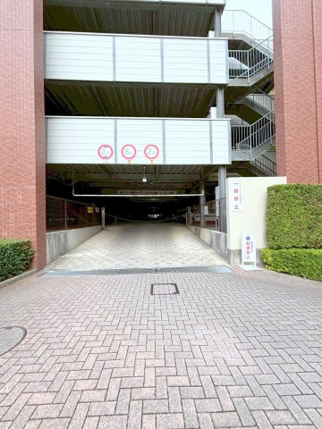 グラン・レジデンスの駐車場|駐車場です（参考写真です）