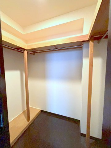 グラン・レジデンスの収納|こまごまとしたものを収納できそうですね（参考写真です）
