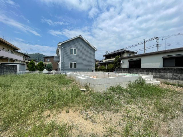 新築戸建・新築建売　足利市利保町第6　北郷小学校・北中学校の庭|並列4台駐車可能（車種による）