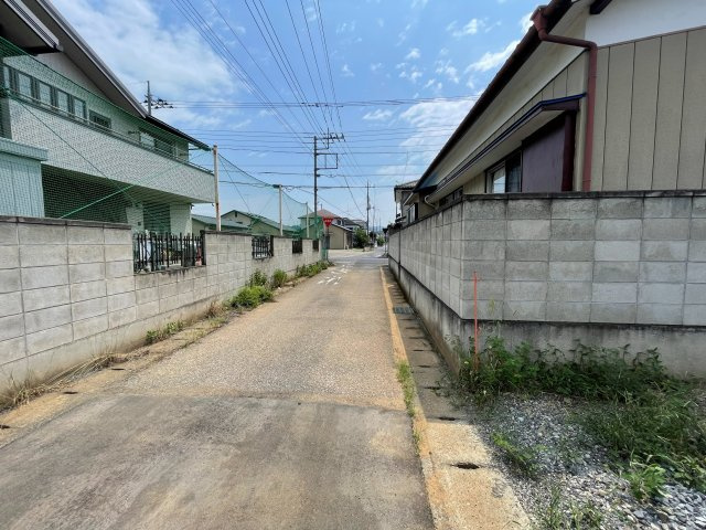 新築戸建・新築建売　足利市利保町第6　北郷小学校・北中学校の前面道路含む現地写真