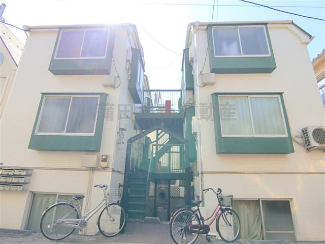 カフーシ蒲田の外観|1991年2月築ですが、2011年内外装フルリフォーム済！木造地上3階建て総戸数12戸の賃貸アパート！京急空港線糀谷駅近、京急蒲田駅も徒歩圏内の東京都大田区南蒲田3丁目