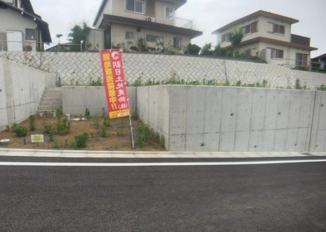 【外観】 | 販売されている全ての土地が、宅地用の土地であるとは限りません。都市計画法に基づき、基本的に住宅を建てることができるのは土地計画区であることに加え、市街化区域として定められている地域のみとなっています。