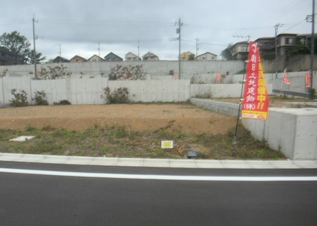 【外観】 | 土地探しをしていると都市計画区域という言葉を目にすると思います。法律によって、都道府県知事や国土交通大臣が指定するエリアのことを指しており、都市計画区域は市街化区域と市街化調整区域に分けられています。