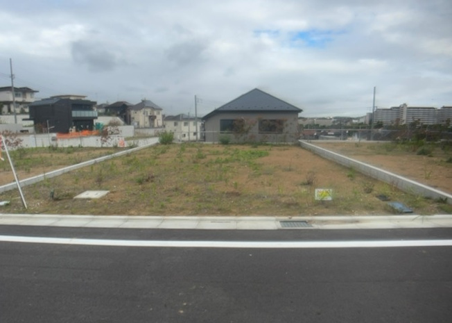 【外観】 | 土地探しをしていると都市計画区域という言葉を目にすると思います。法律によって、都道府県知事や国土交通大臣が指定するエリアのことを指しており、都市計画区域は市街化区域と市街化調整区域に分けられています。