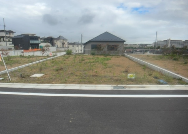 【外観】 | 販売されている全ての土地が、宅地用の土地であるとは限りません。都市計画法に基づき、基本的に住宅を建てることができるのは土地計画区であることに加え、市街化区域として定められている地域のみとなっています。