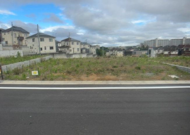 【外観】 | 物件の詳細については、現地を見てわかること以外に、役所や法務局などで調べないとわからないことがあります。そのため、現地に行く場合は、もしこの物件を買ったらどのような生活ができるかをイメージしましょう。