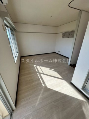 【居間・リビング】 | 東小鷹野メゾン | イメージ写真です。