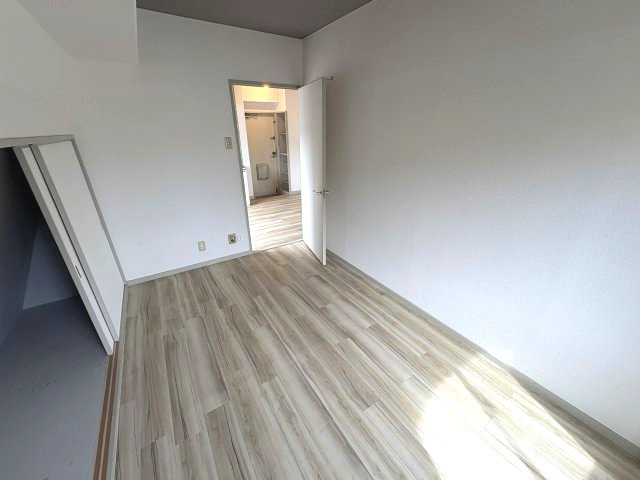 シンプルライフ本山の居間・リビング