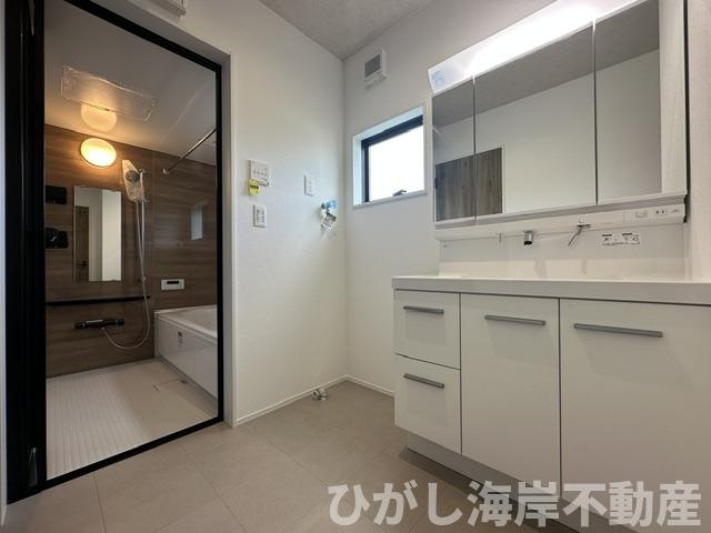 藤沢市本鵠沼５丁目　新築戸建　全２棟の脱衣所|脱衣スペース