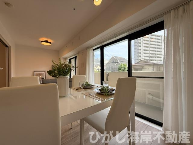 ライオンズプラザ茅ケ崎駅前の居間・リビング|新規リフォーム完了！　13.2帖　LDK